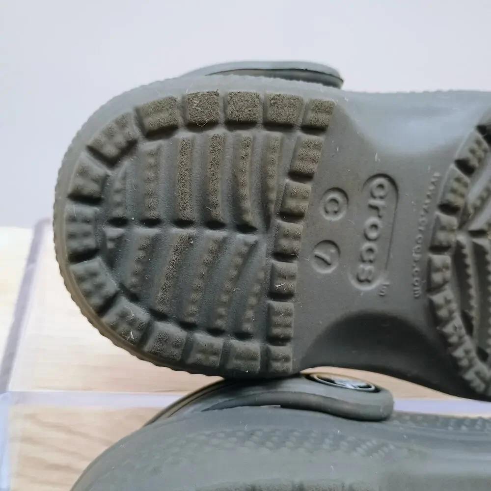 Crocs Unisex Kids 7 Classic Clogs Space Alien Astronaut Dark Gray Sandals